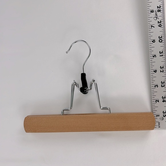 Lot of 8 Natural Wood Slack Skirt Pants Hangers with Metal Arm Clamps - Picture 4 of 7